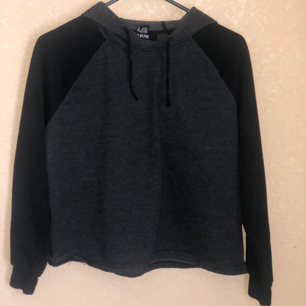 🎀Black & Dark Gray Sweatshirt